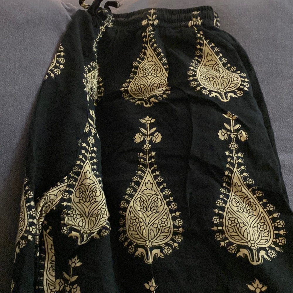 Black and cream lounge pants with an elastic band